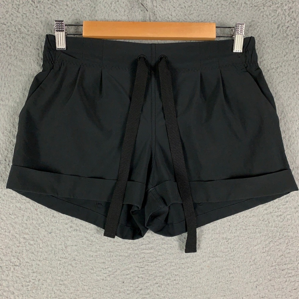 Lululemon Spring Break Away Shorts Women's 6 Black Casual Active Mid Rise Cuffed